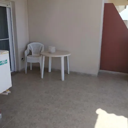 Apartamento Con Plaza De Garaje En Urbanizacion Las Gondolas